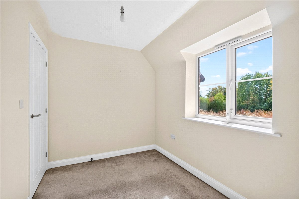 3 bedroom House, Windsor Way, Measham, DE12 - Available, Image 8