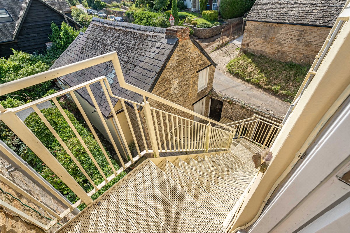 2 bedroom Flat, Manor House, Chapel Lane, OX7 - Available, Image 11
