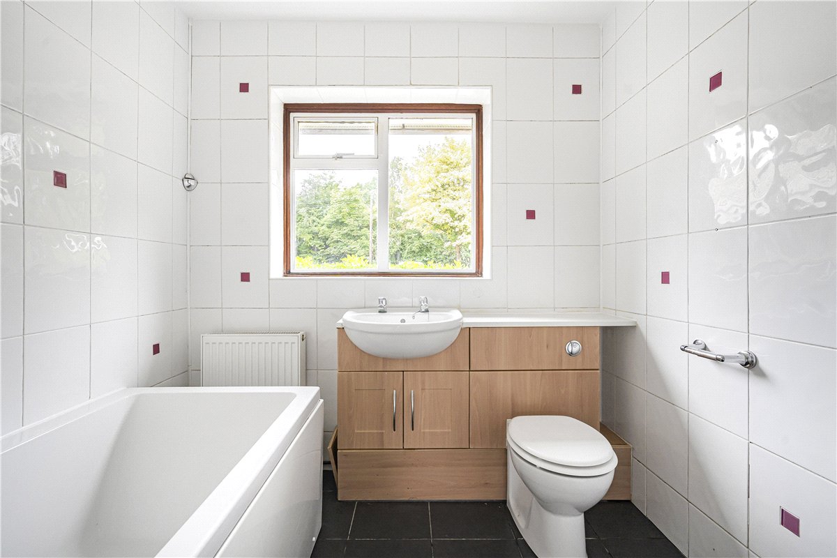 6 bedroom Bungalow, Nash Lee Lane, Wendover, HP22 - Available, Image 7