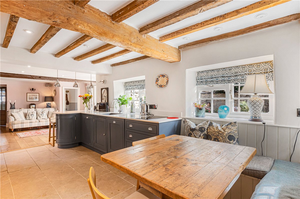 4 bedroom Cottage, New Road, Bampton, OX18 - Available, Image 1