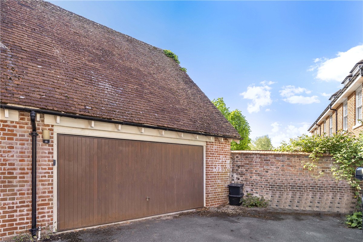 4 bedroom House, Phoenix Square, Pewsey, SN9 - Available, Image 17