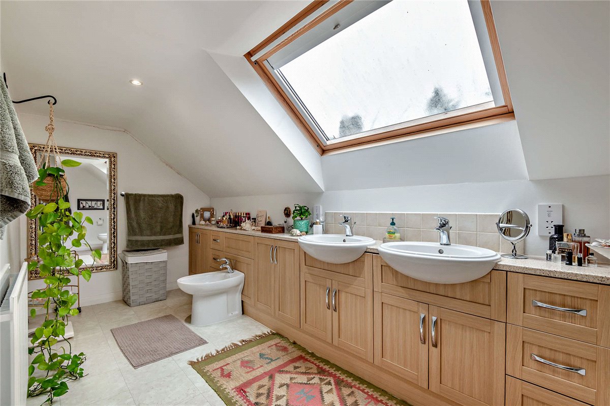 4 bedroom House, Garden Close Lane, Newbury, RG14 - Sold, Image 7