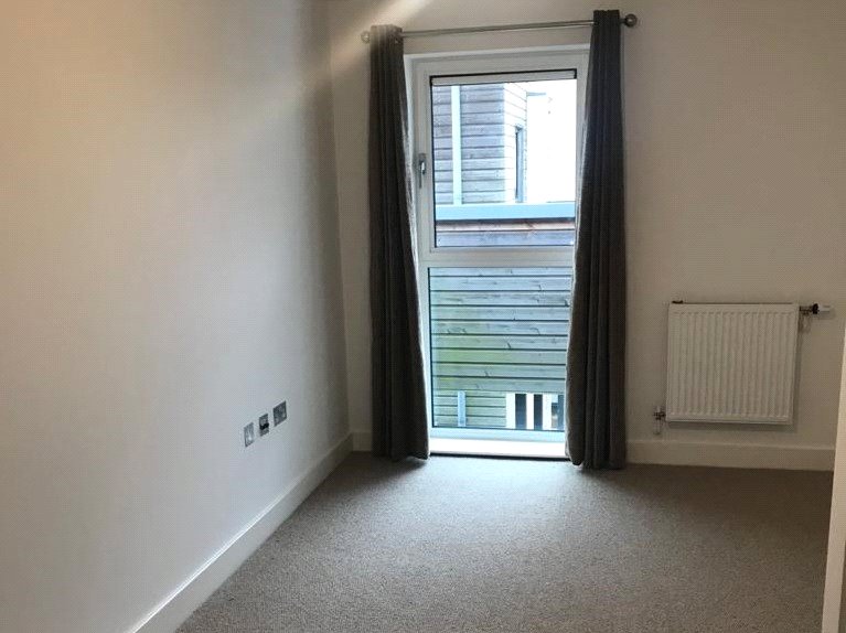 2 bedroom Flat, Park Way, Newbury, RG14 - Let Agreed, Image 4