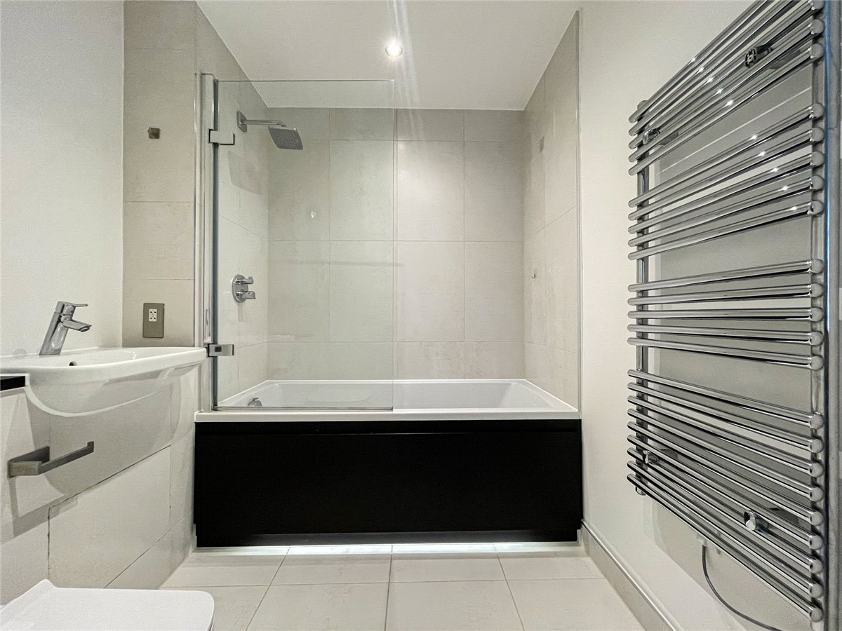2 bedroom Flat, Scholars Court, Harrison Drive, CB2 - Let Agreed, Image 5