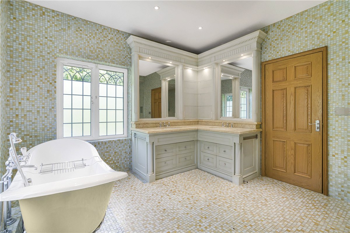 6 bedroom House, Chalk Lane, Hyde Heath, HP6 - Available, Image 11