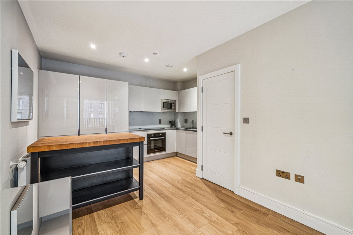 2 bedroom Flat, Wimbledon Grounds, London, SW17 - Available, Image 11