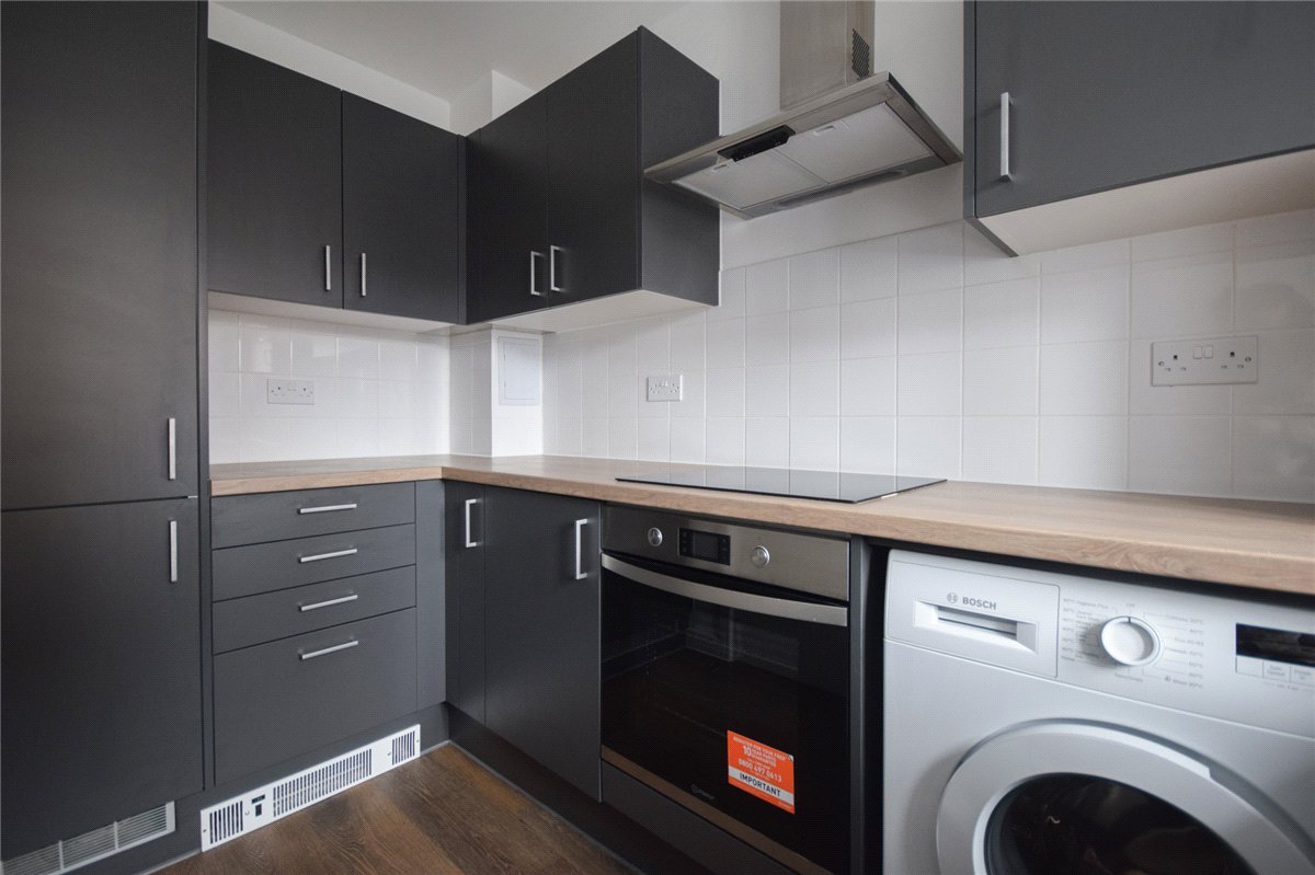 2 bedroom House, Gardner Drive, Bishop Stortford, CM23 - Let Agreed, Image 2