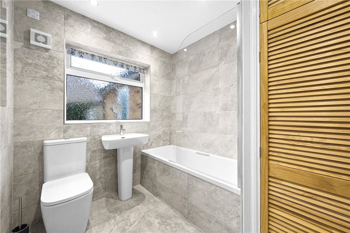 4 bedroom Bungalow, Town Street, Hayton, YO42 - Available, Image 4