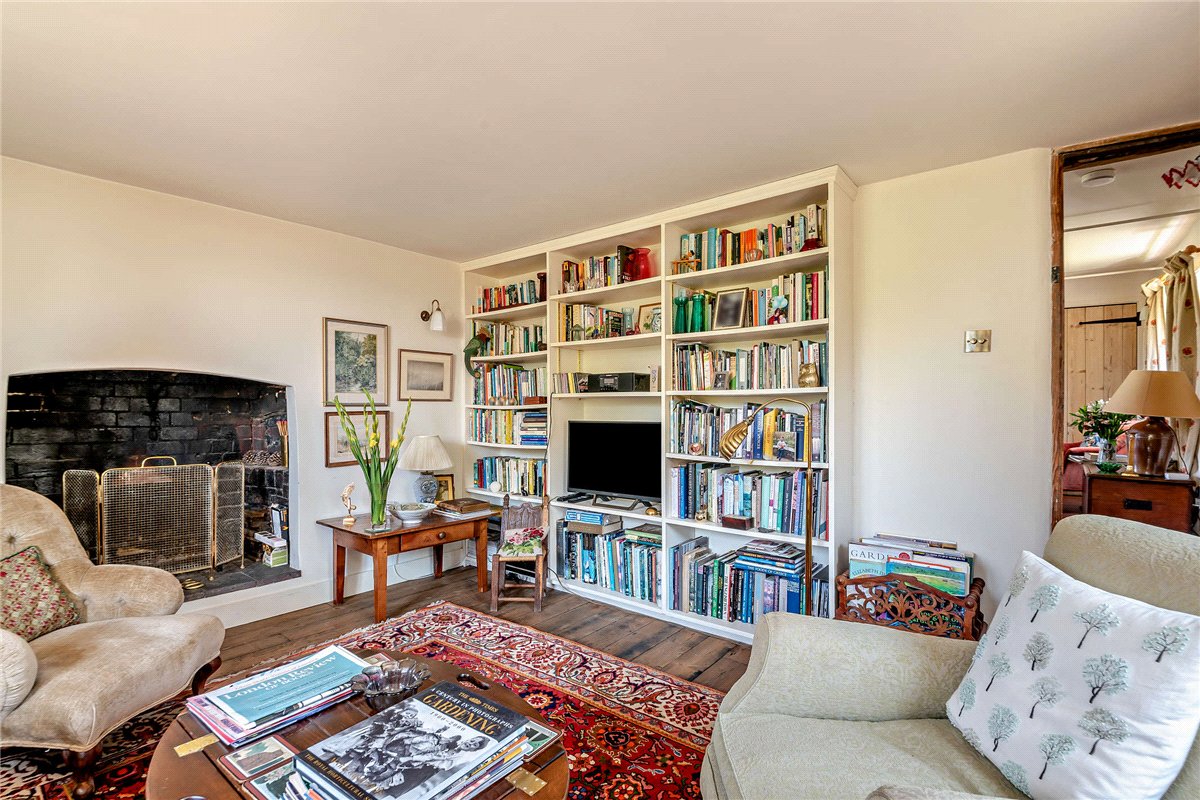 3 bedroom House, Harts Hill Road, Thatcham, RG18 - Available, Image 1