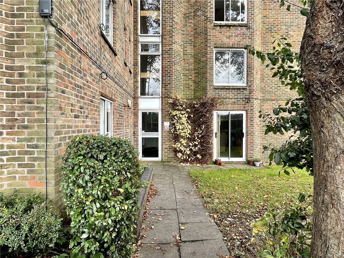 2 bedroom Flat, Cherwell Court, Barton Road, CB3 - Sold, Image 9
