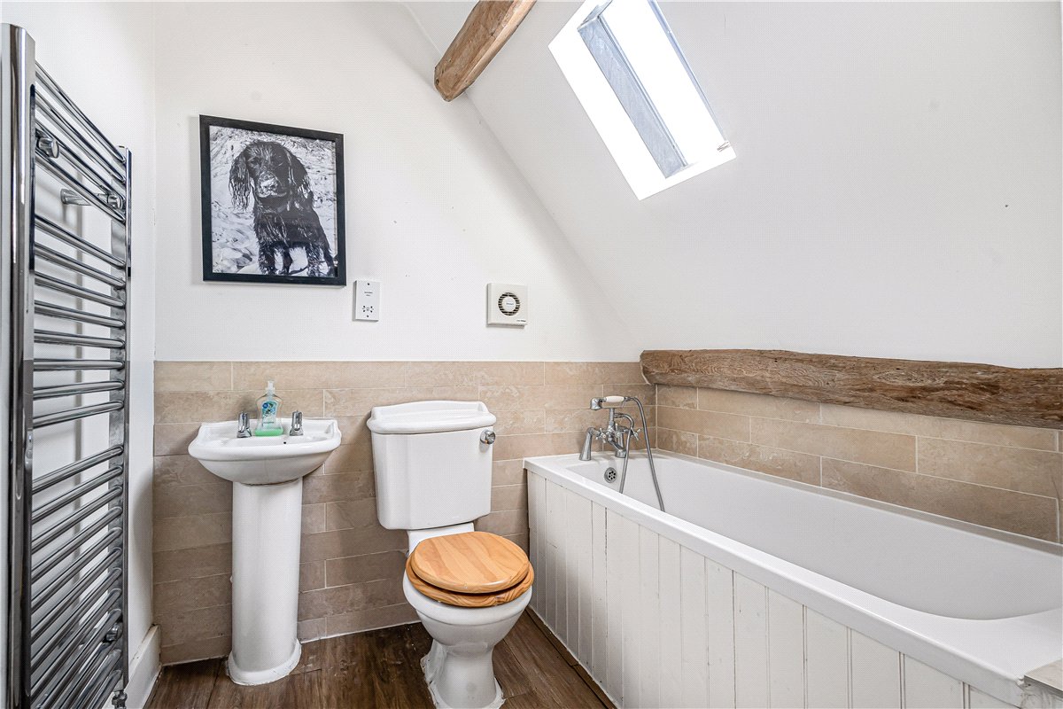 4 bedroom Cottage, Bridge Street, Bampton, OX18 - Available, Image 16