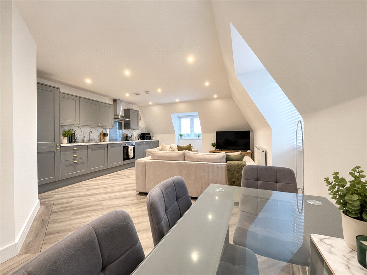 2 bedroom Flat, New Lane, Havant, PO9 - , Image 2