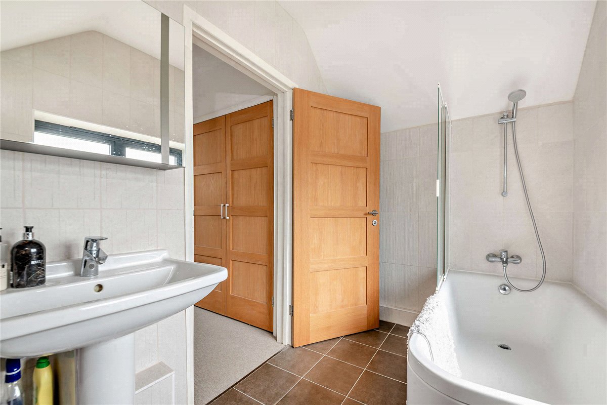 5 bedroom House, Gore End, Newbury, RG20 - Available, Image 21