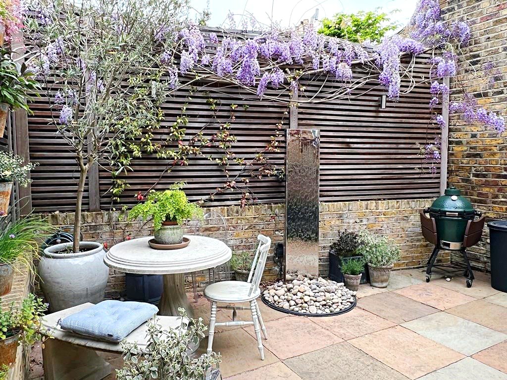 2 bedroom Flat, Webb's Road, Between The Commons, SW11 - Available, Image 3