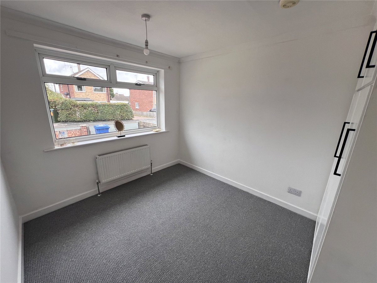 2 bedroom Bungalow, Park Avenue, Driffield, YO25 - Available, Image 6