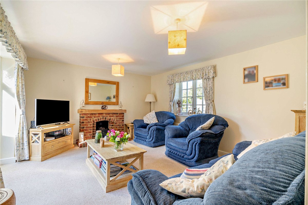 3 bedroom House, Palmers Yard, Ecchinswell, RG20 - Available, Image 3