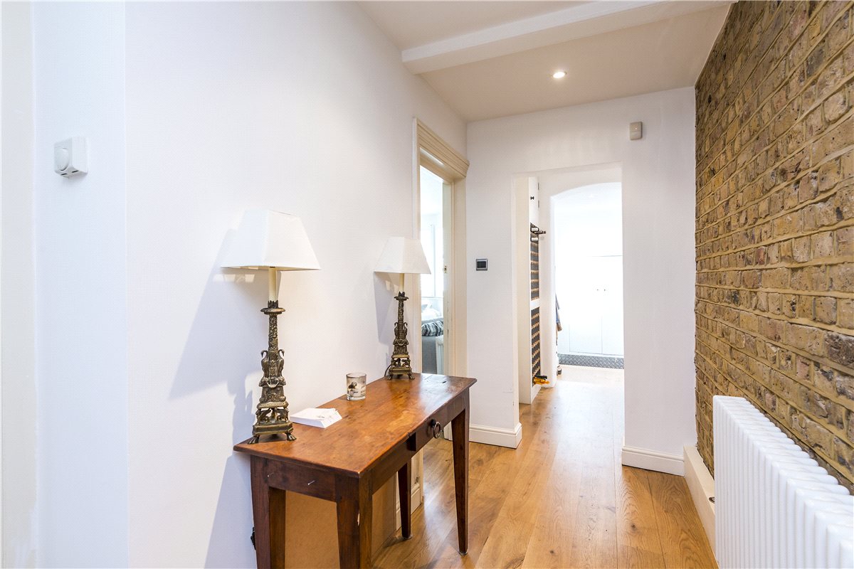 2 bedroom Flat, North Side Wandsworth Common, London, SW18 - , Image 18