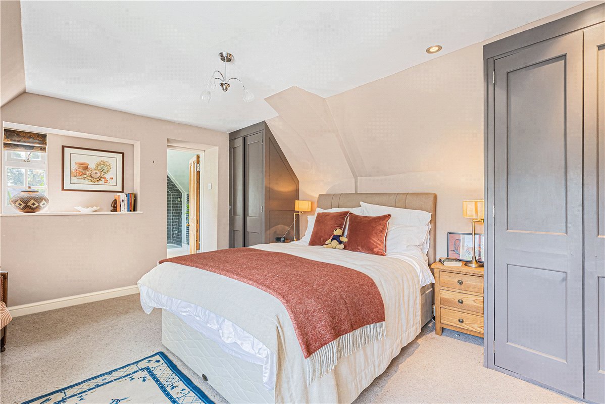 4 bedroom Cottage, New Road, Bampton, OX18 - Available, Image 14