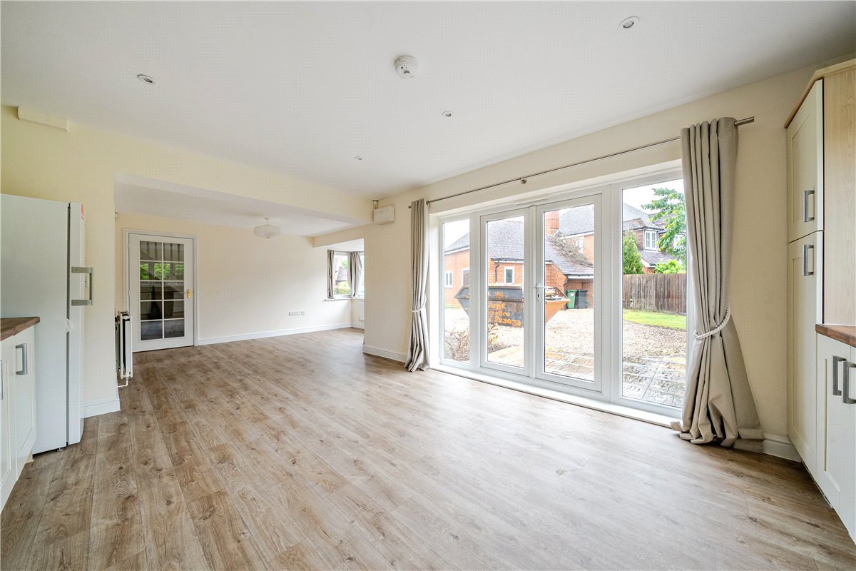 4 bedroom House, Upper Bucklebury, Reading, RG7 - Available, Image 2