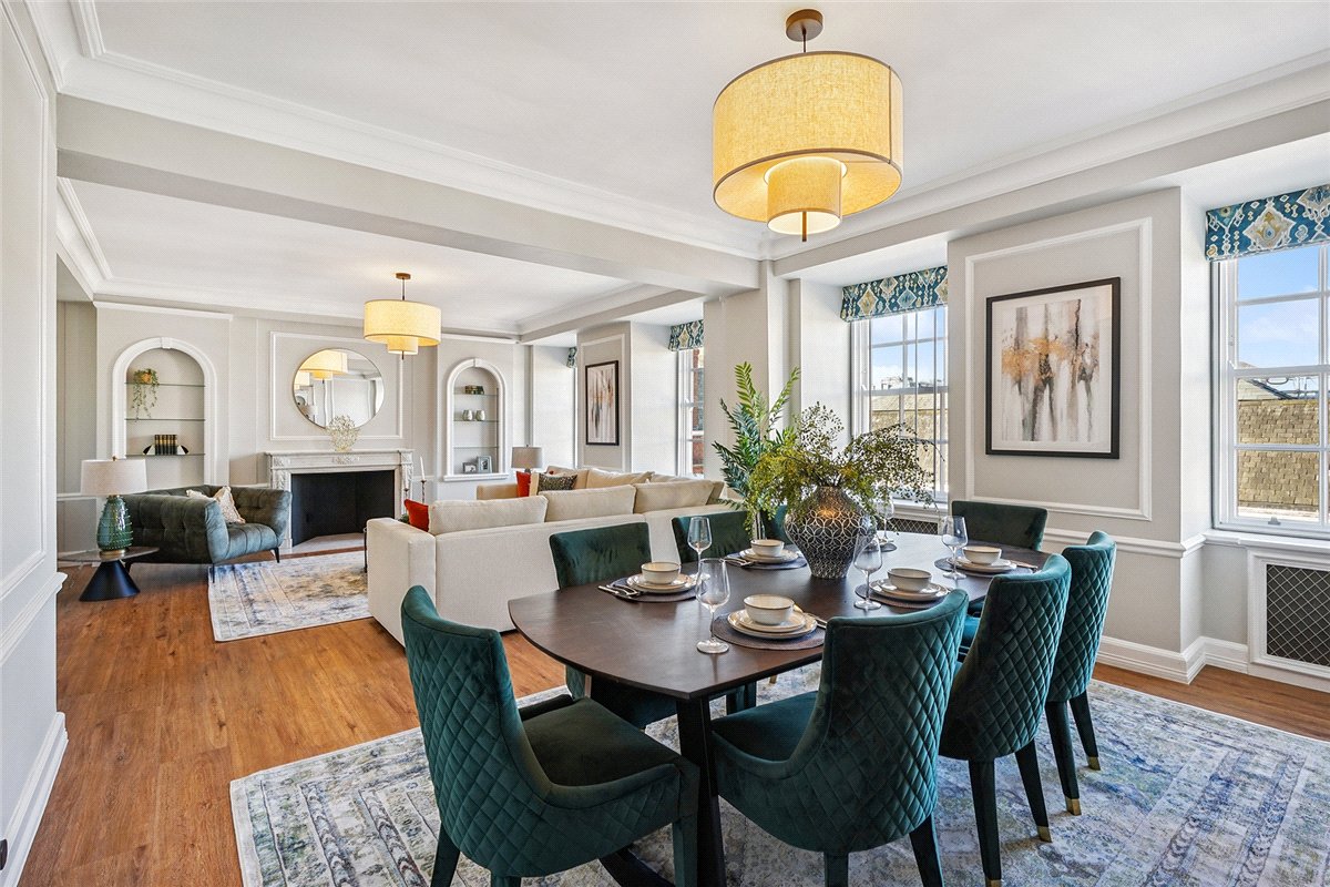 3 bedroom Flat, Grosvenor Square, Mayfair, W1K - Available