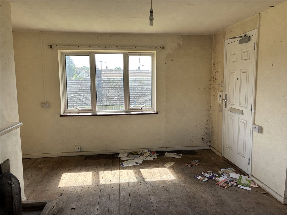 1 bedroom Flat, Five Stiles Road, Marlborough, SN8 - Available, Image 4