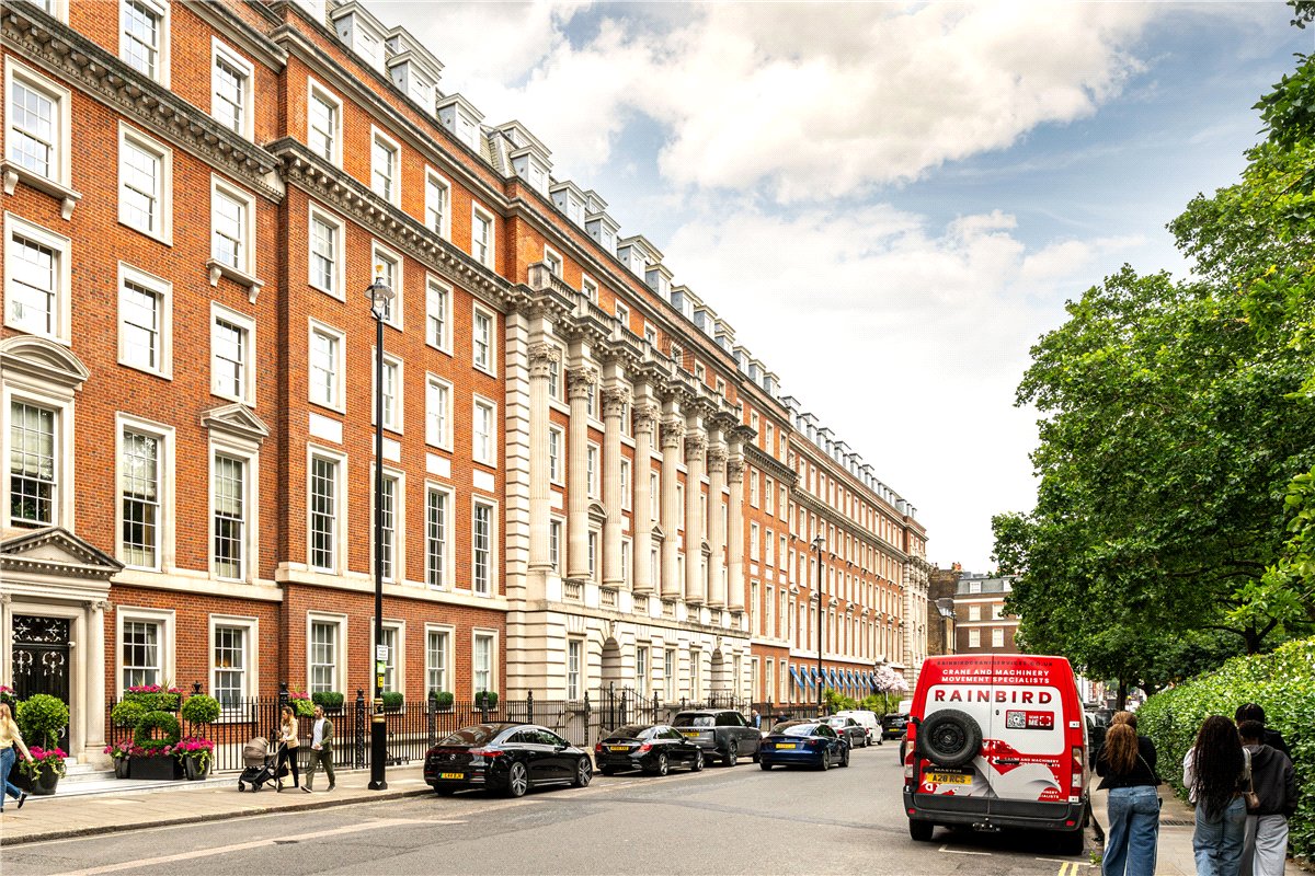 2 bedroom Flat, Grosvenor Square, Mayfair, W1K - Available, Image 1