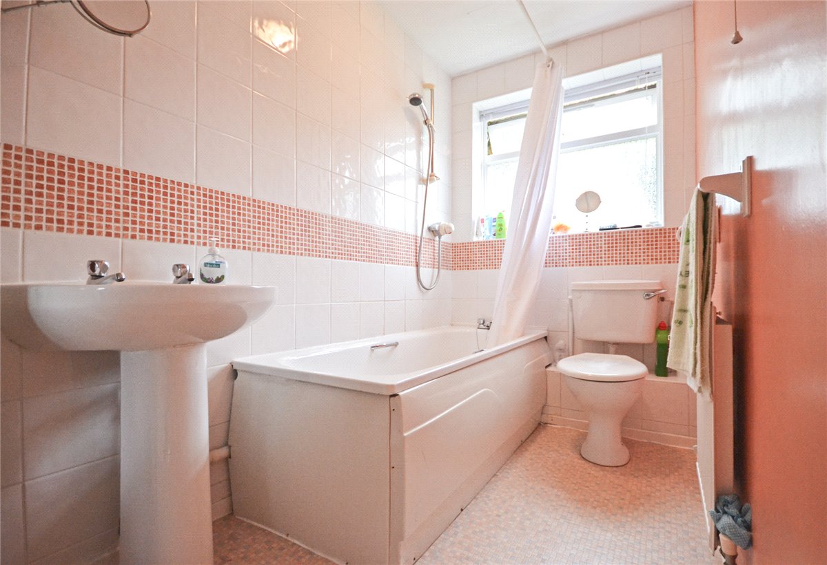 3 bedroom Flat, Lingholme Close, Cambridge, CB4 - Sold, Image 3