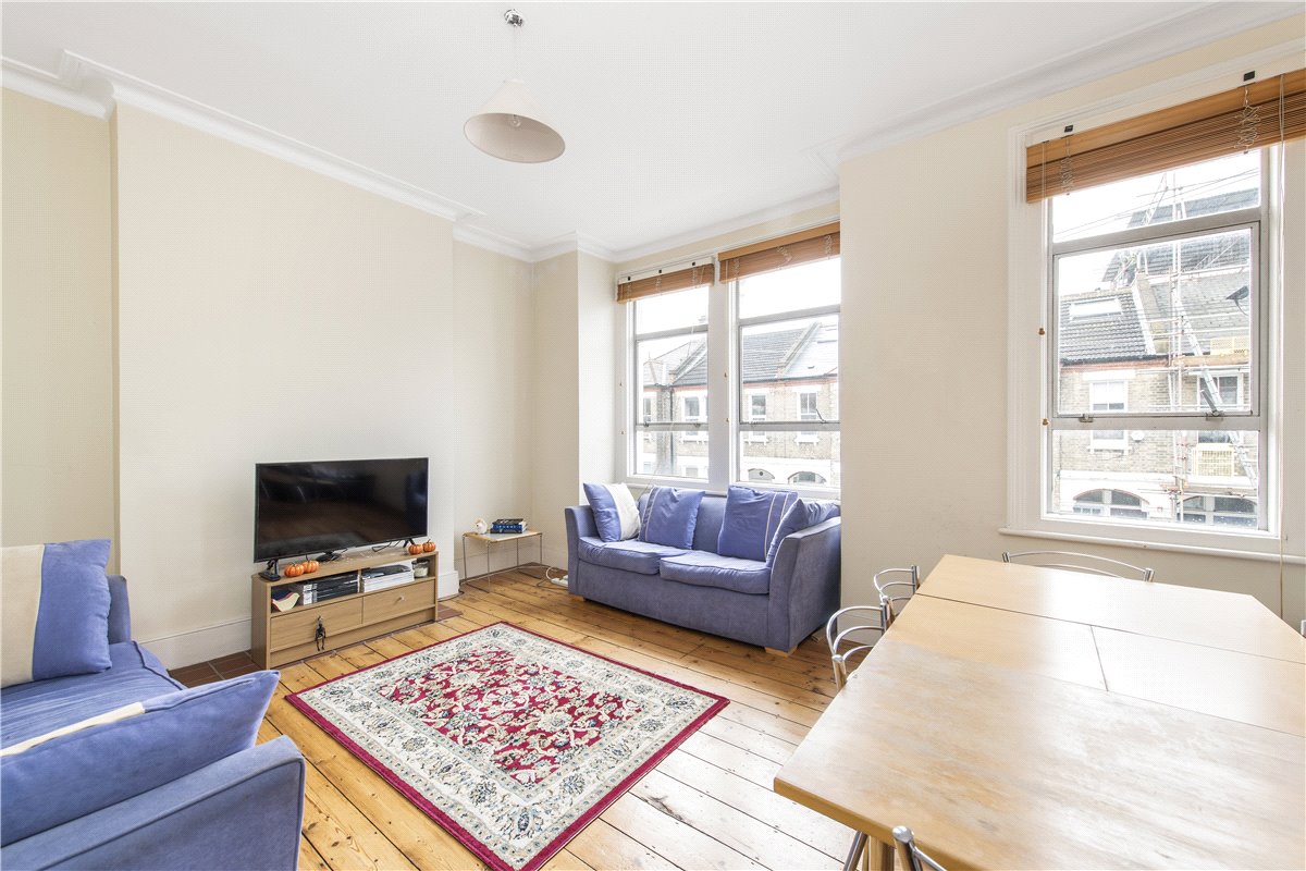 2 bedroom Maisonette, Loubet Street, London, SW17 - 