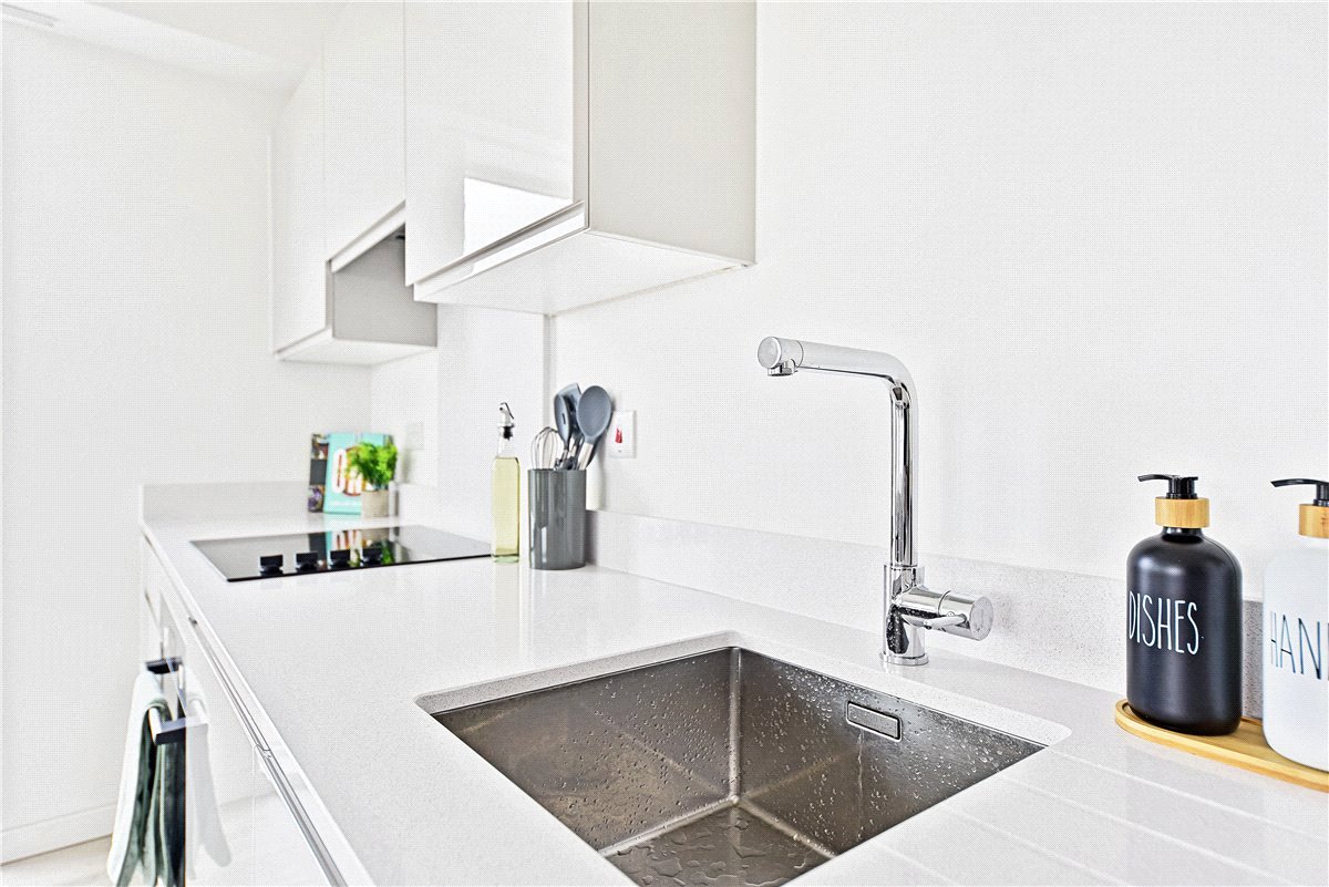 2 bedroom Flat, Heartwell Avenue, London, E16 - Available, Image 3