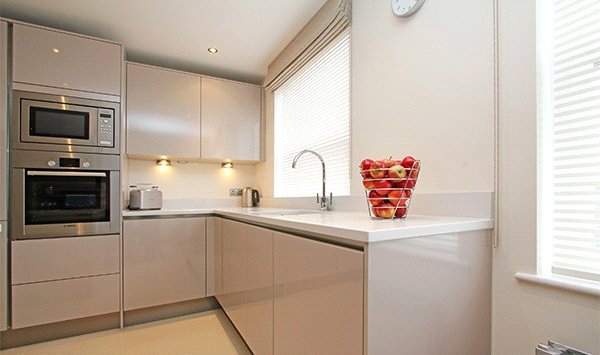 3 bedroom Flat, Ennismore Gardens, London, SW7 - Available, Image 8