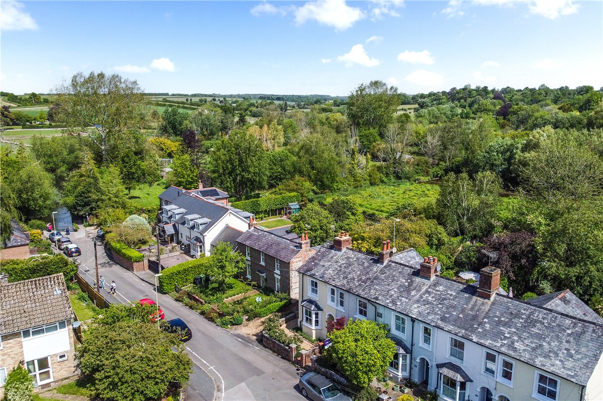2 bedroom House, The Dean, Alresford, SO24 - Available