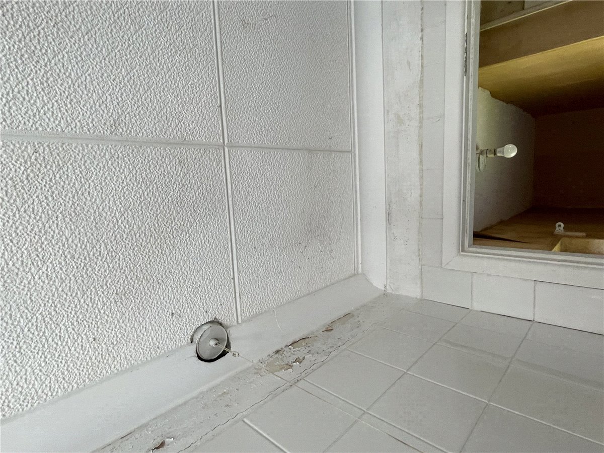 2 bedroom House, Swans Close, Ramsbury, SN8 - Sold, Image 5