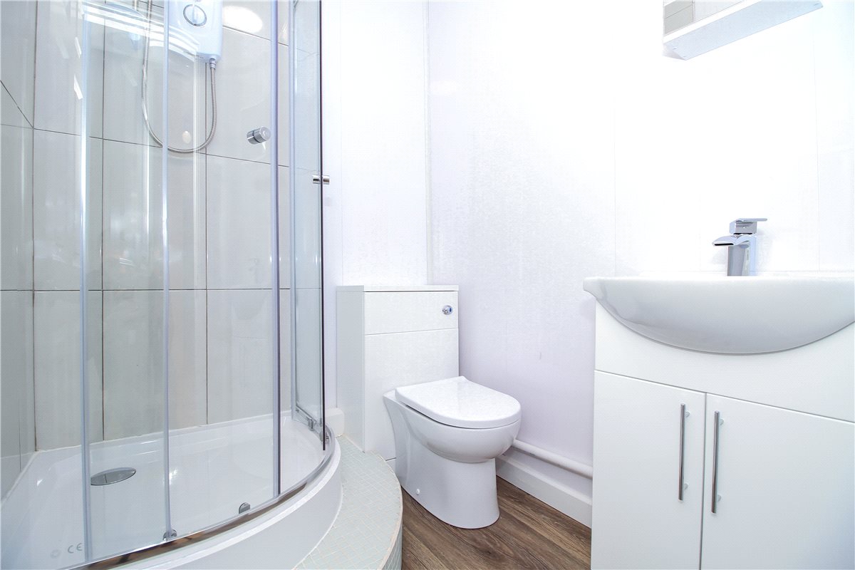 2 bedroom Flat, High Street, Witney, OX28 - , Image 8