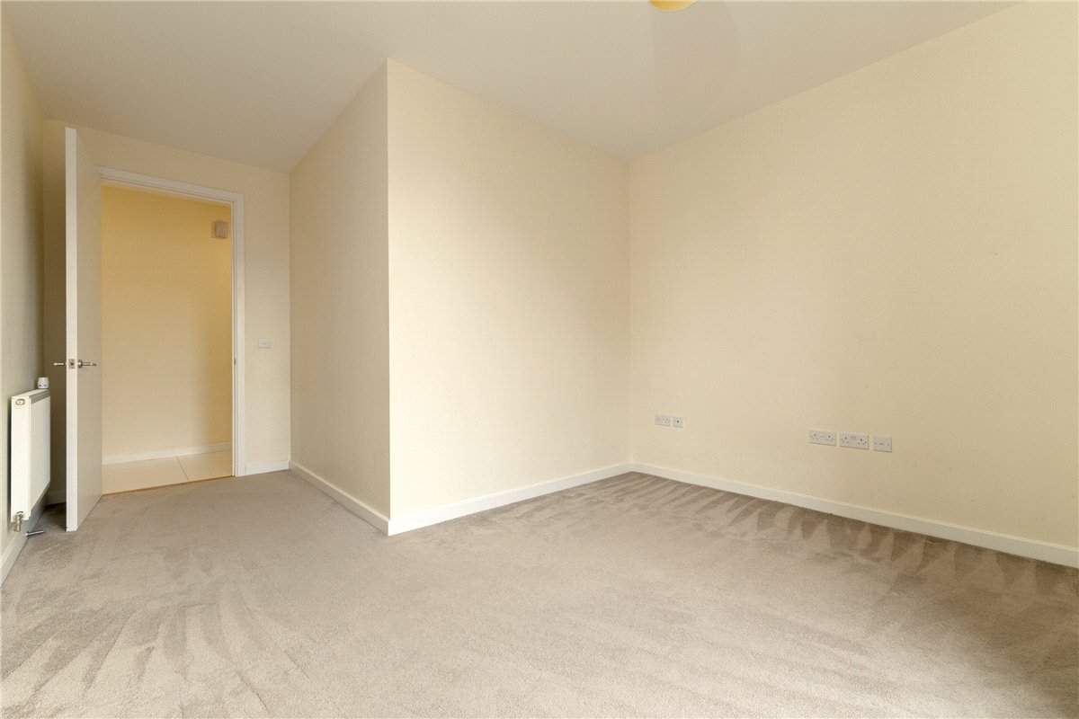 2 bedroom Flat, Seekings Close, Trumpington, CB2 - Sold, Image 3