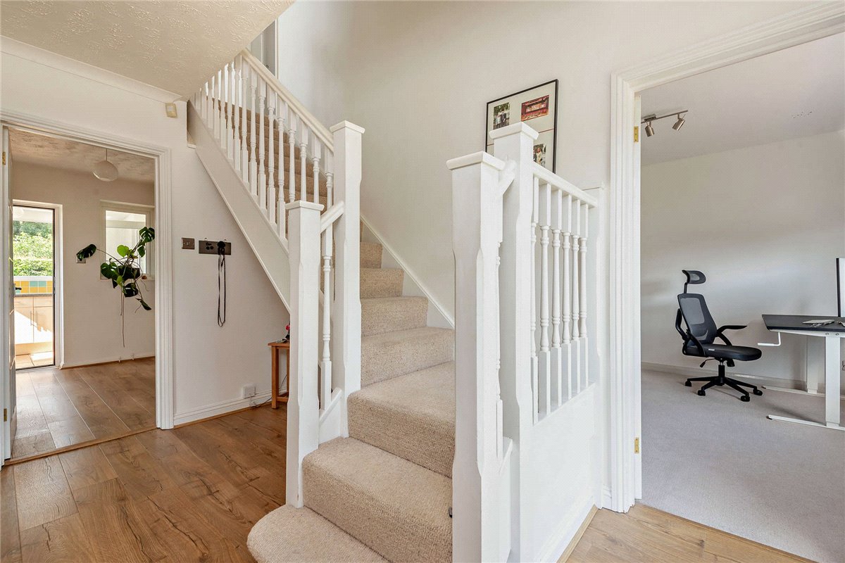 4 bedroom House, Freshfields Lane, Chieveley, RG20 - Available, Image 2