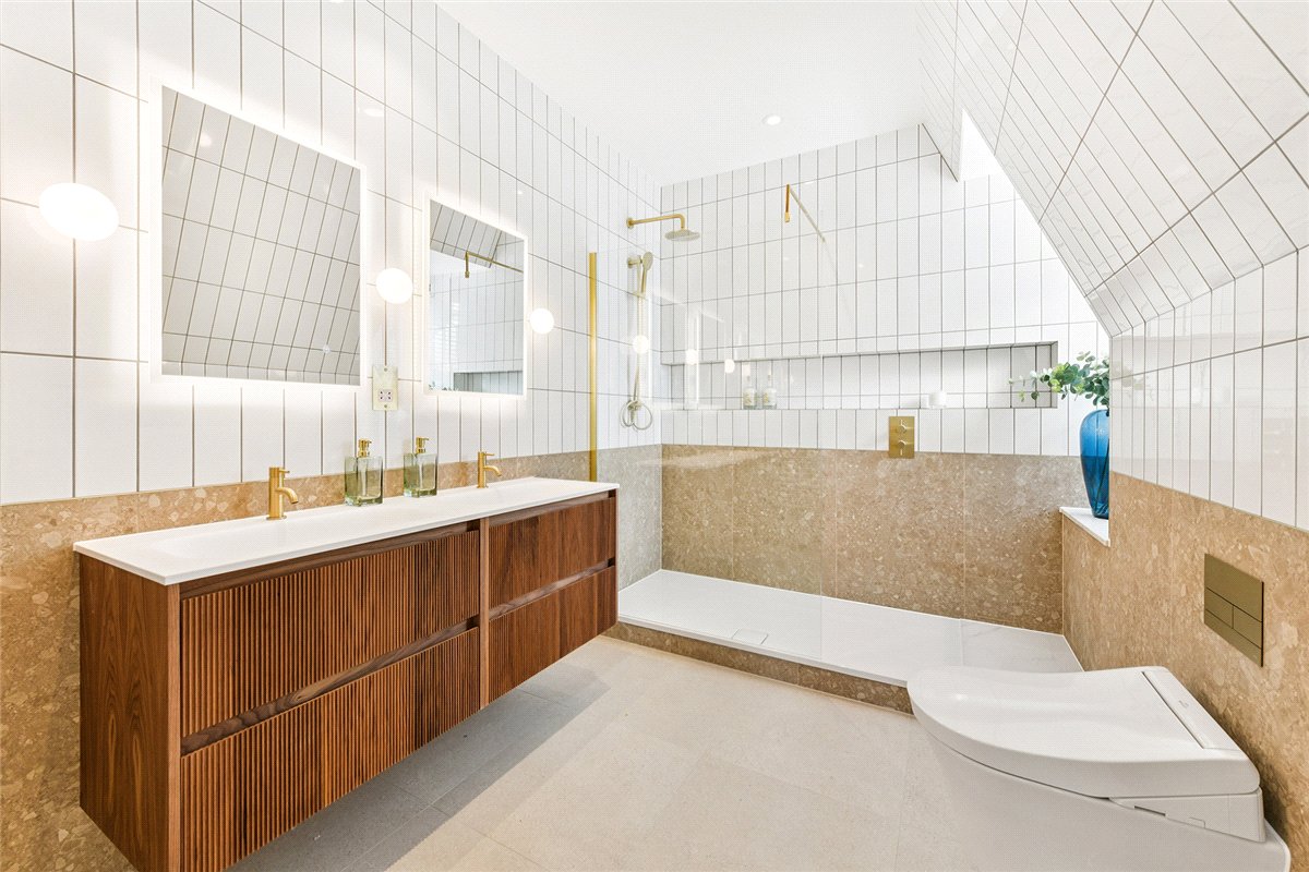 4 bedroom Flat, St Georges Court, Gloucester Road, SW7 - Available, Image 6