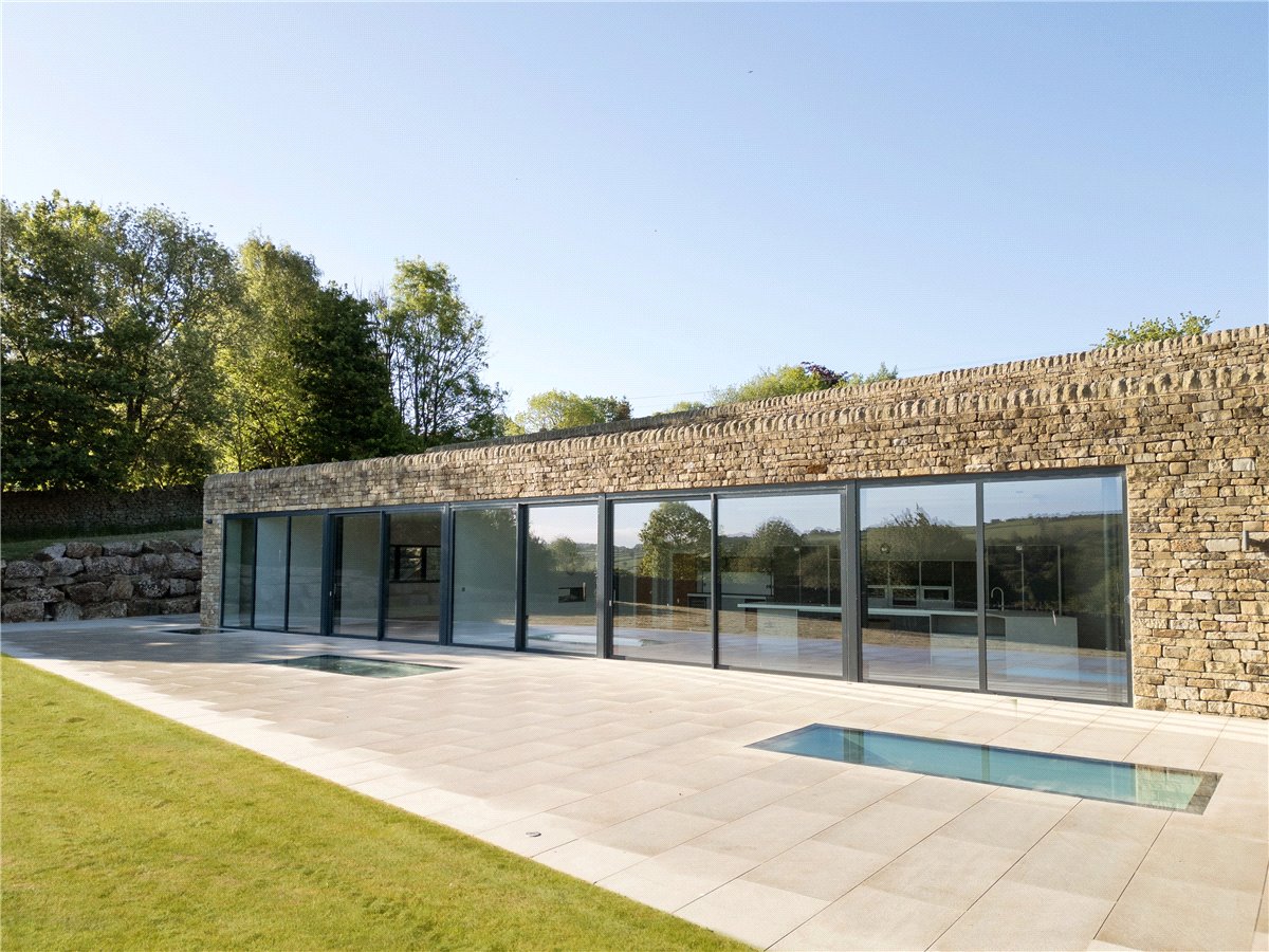 5 bedroom House, Silverdale Close, Darley, HG3 - 