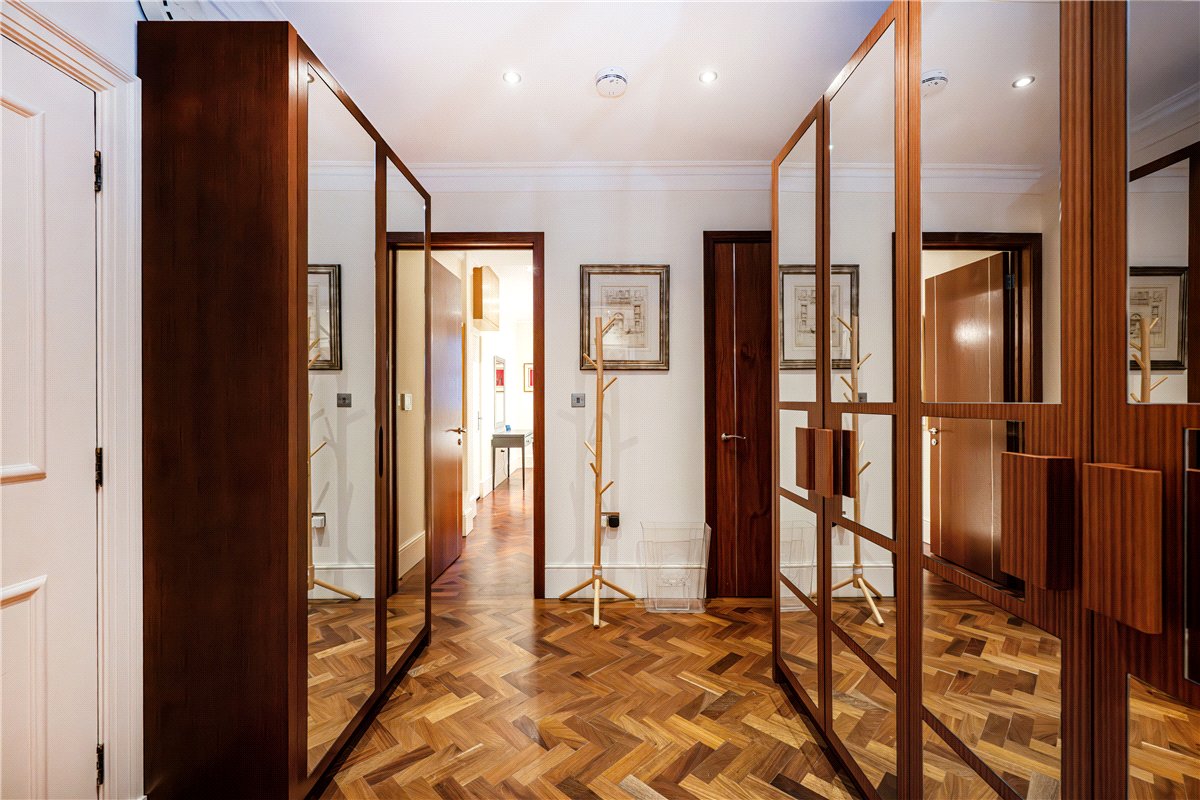 2 bedroom Flat, Grosvenor Square, Mayfair, W1K - Available, Image 8