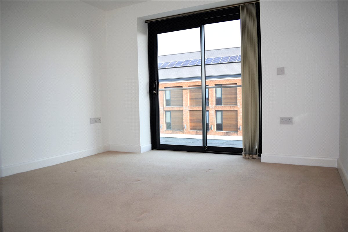 1 bedroom Flat, Racecourse Road, Newbury, RG14 - , Image 5