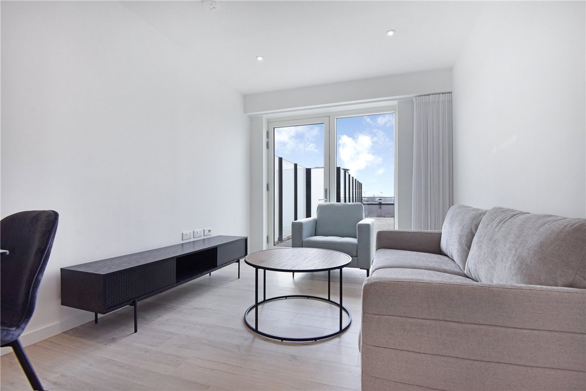 2 bedroom Flat, Heartwell Avenue, London, E16 - Available