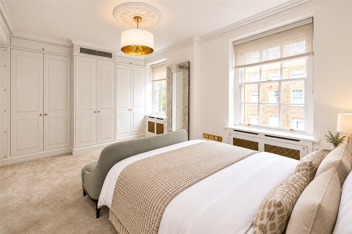 7 bedroom House, Upper Brook Street, Mayfair, W1K - Available, Image 28