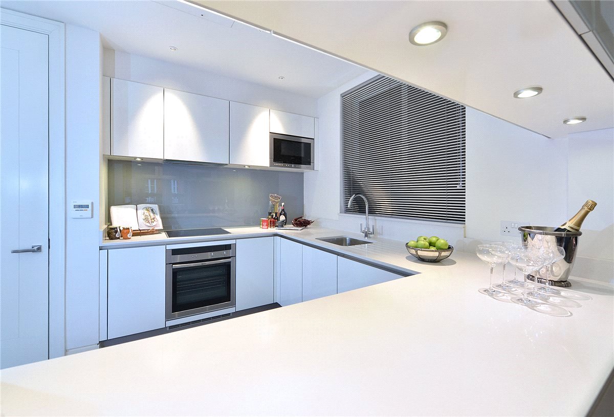 2 bedroom Flat, Green Street, Mayfair, W1K - Available, Image 9