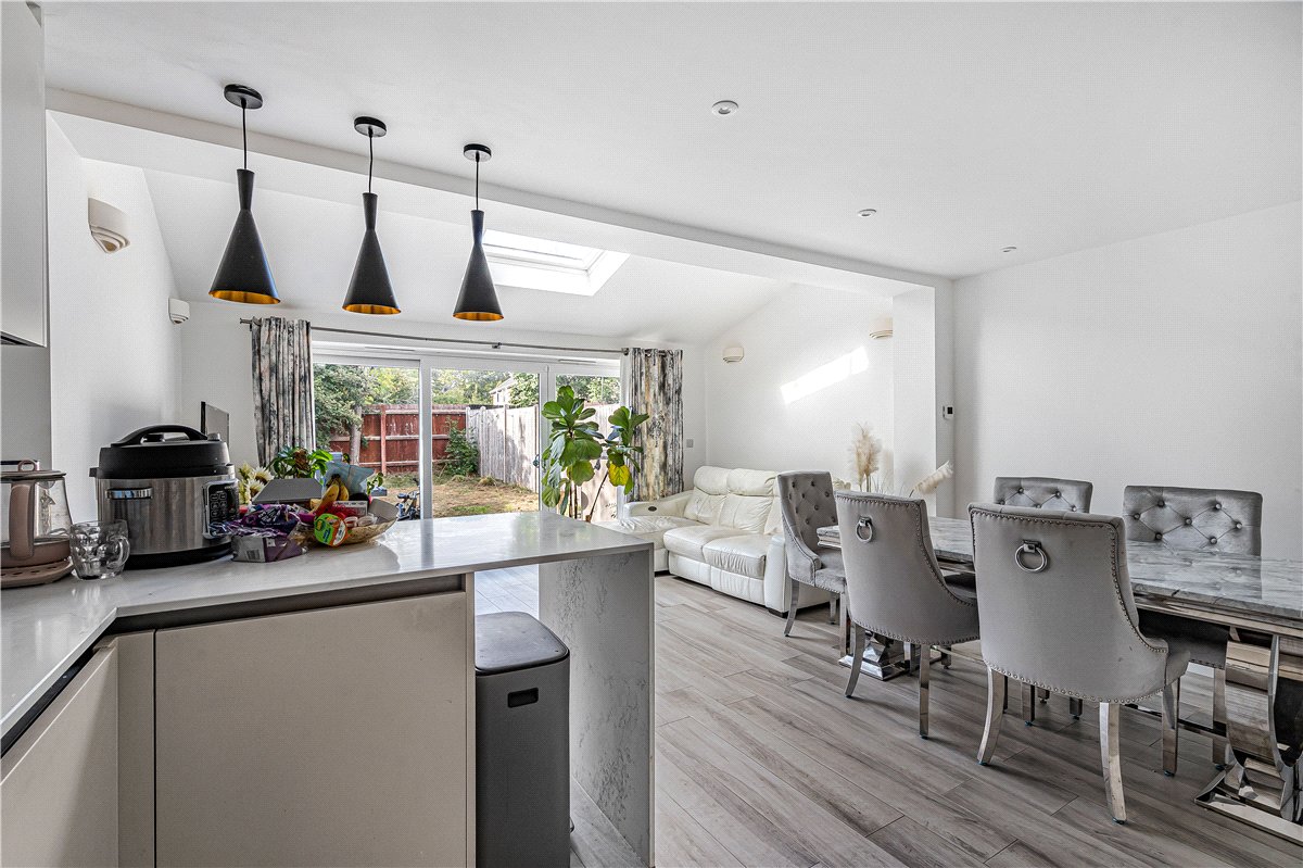 3 bedroom House, Moore Close, Cambridge, CB4 - Available, Image 3