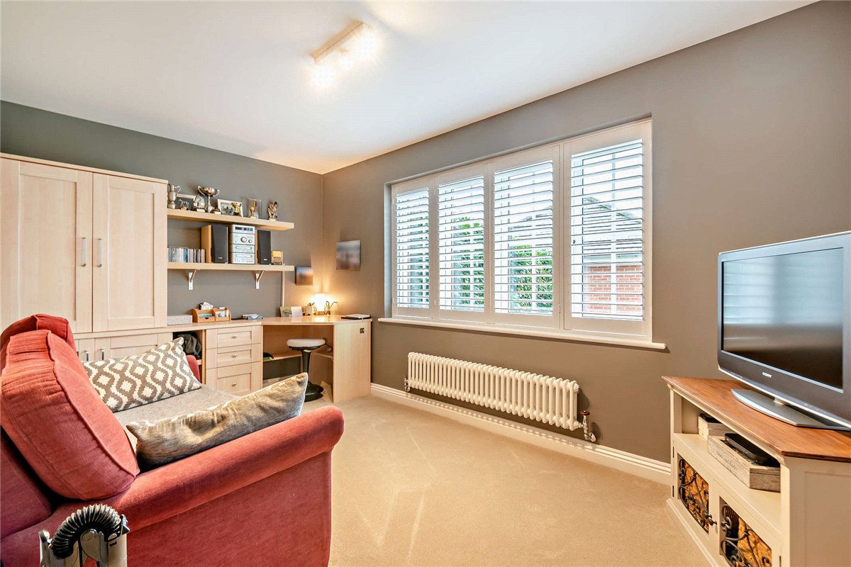 5 bedroom House, Spring Gardens, Newbury, RG20 - Sold STC, Image 2