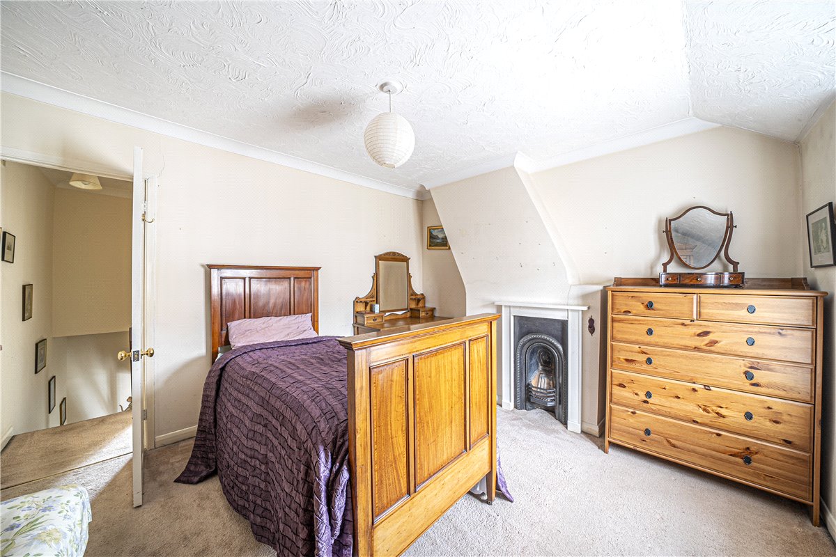 2 bedroom House, Hyde Close, Winchester, SO23 - Sold, Image 2