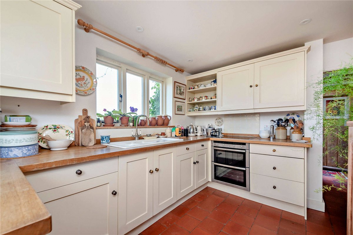 3 bedroom House, Harts Hill Road, Thatcham, RG18 - Available, Image 8