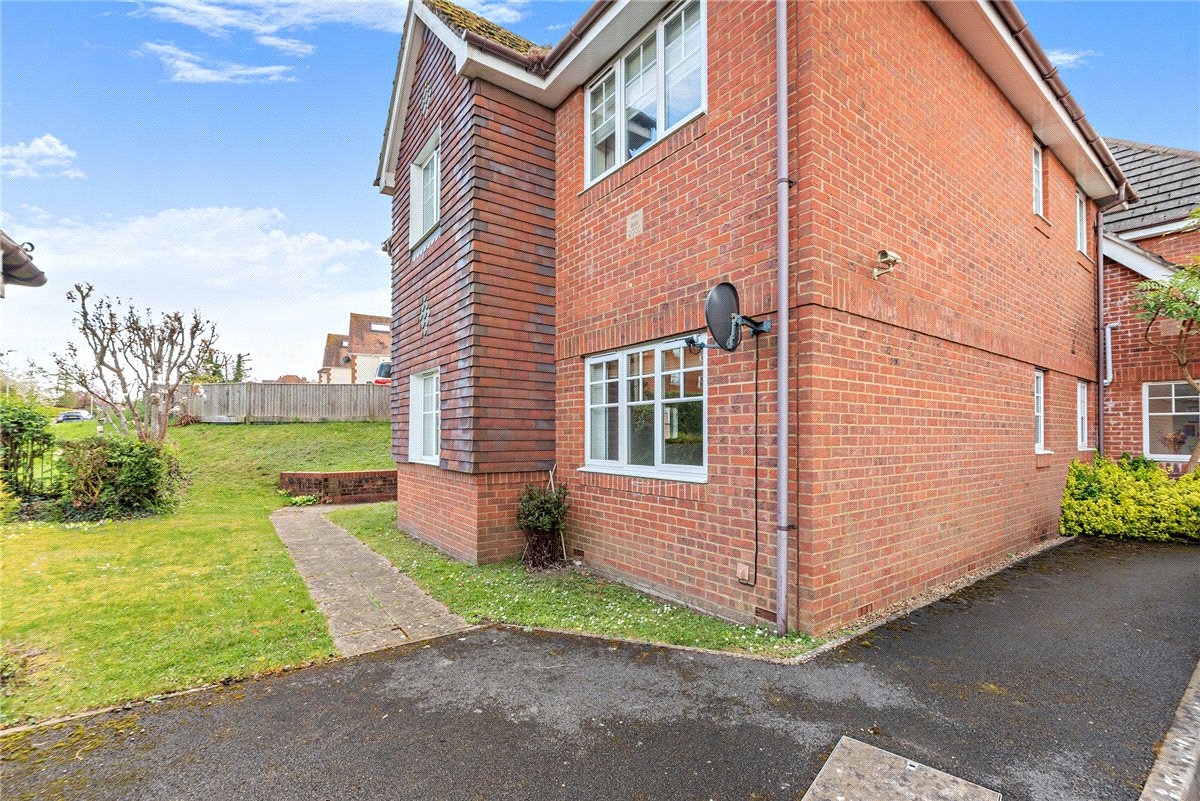 2 bedroom Flat, Newtown Road, Newbury, RG14 - Sold STC, Image 12