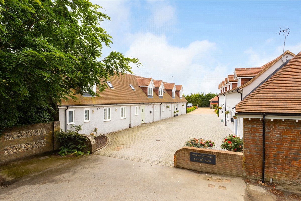 4 bedroom Barn Conversion, Rookery Cottages, Tortington, BN18 - Available