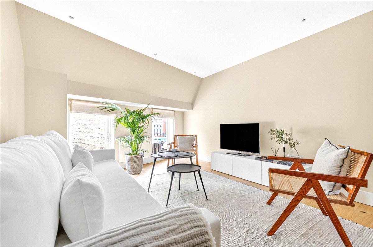 2 bedroom Maisonette, Thurloe Place Mews, South Kensington, SW7 - Available