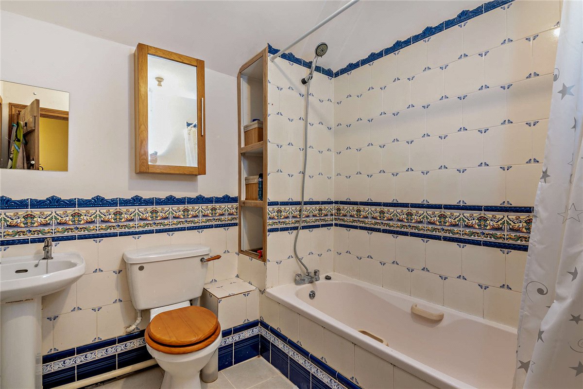4 bedroom Barn Conversion, Snelsmore, Newbury, RG14 - Available, Image 13